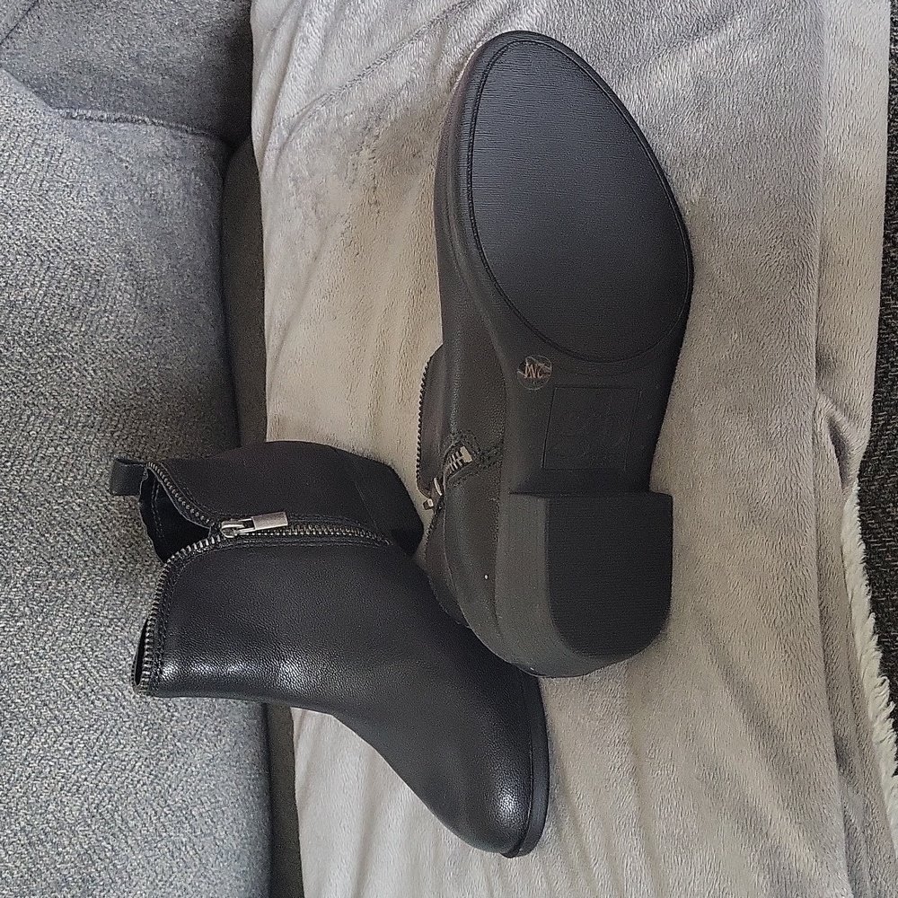 Booties - Picture 3 of 6